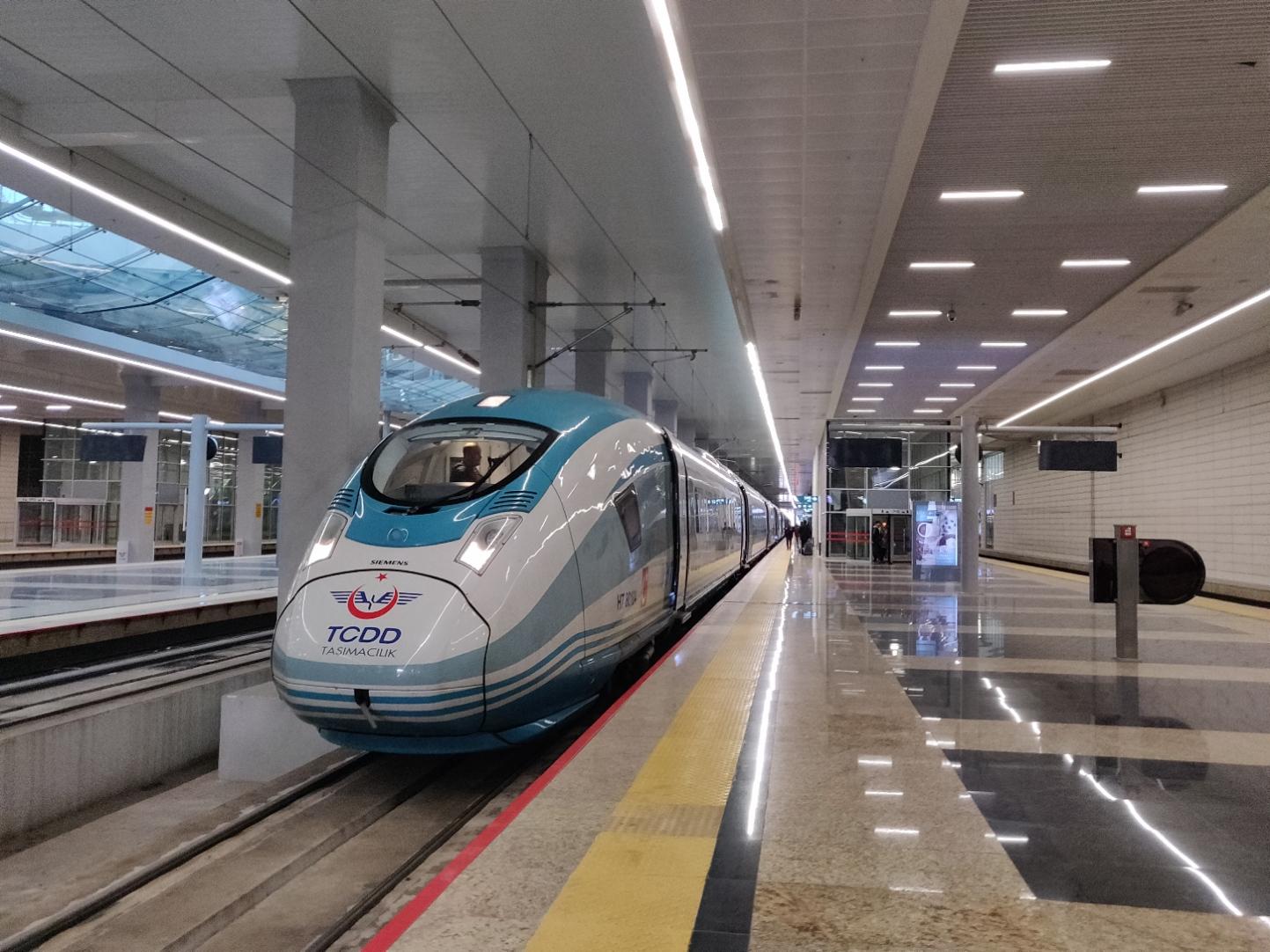 Ankara-Konya YHT hattı 15 yılda 22,8 milyon yolcuya hizmet verdi