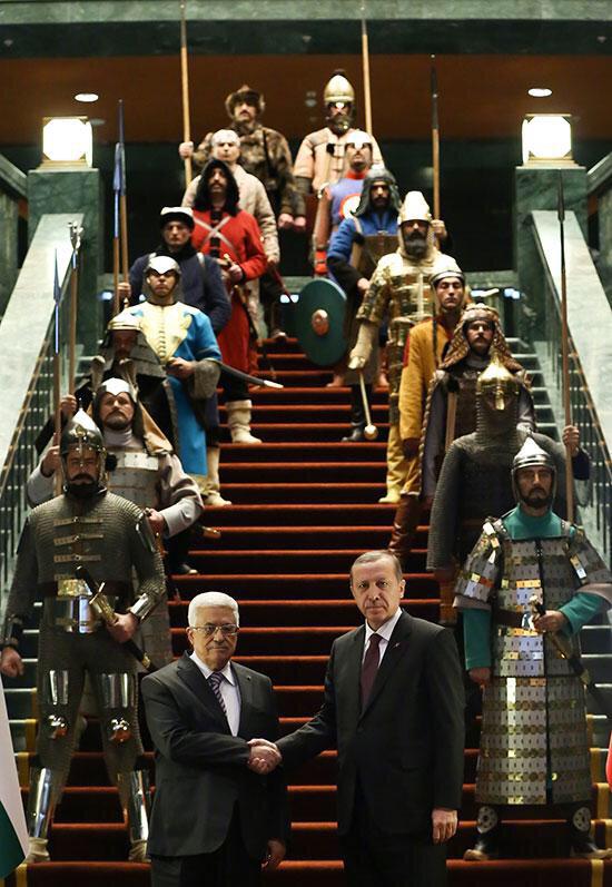 Abbas, Filistin seçimlerini 11 Eylül 2027'ye erteledi