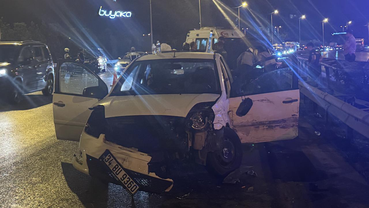 Ümraniye'de zincirleme kazada 3 kişi yaralandı