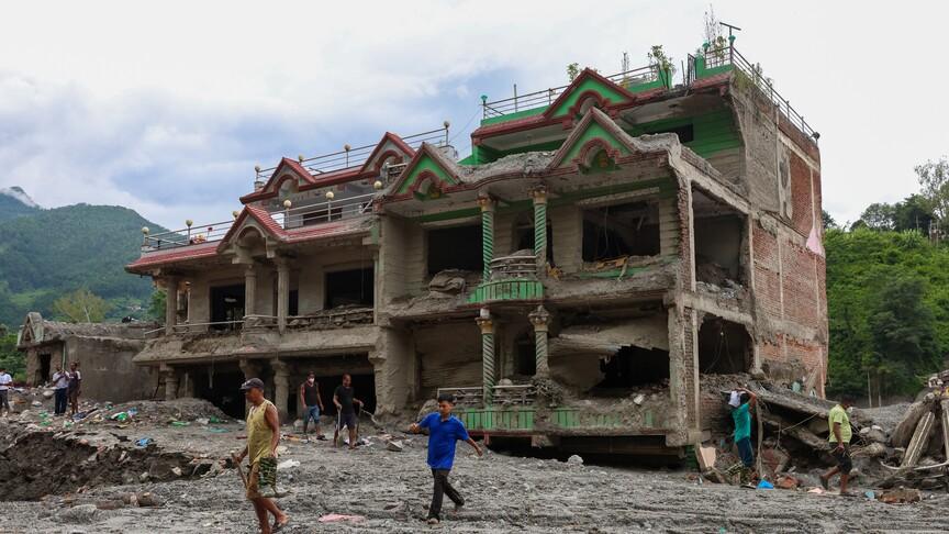 Nepal'deki sel felaketinde ölü sayısı 1385'e yükseldi