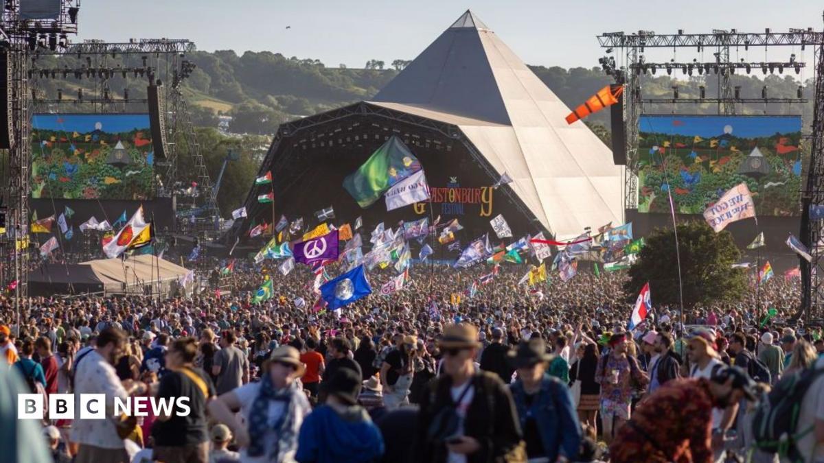 Glastonbury otobüs biletlerinde fazla satış hatası