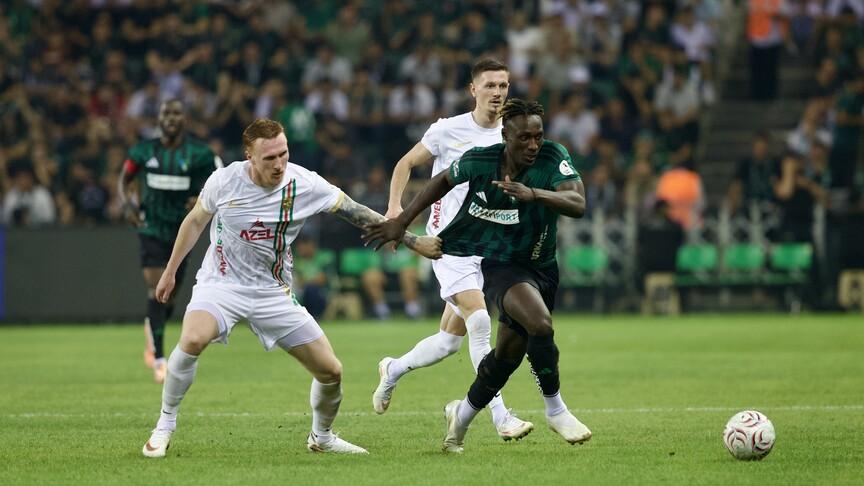 Kocaelispor, Amed Sportif'i 2-0 yendi