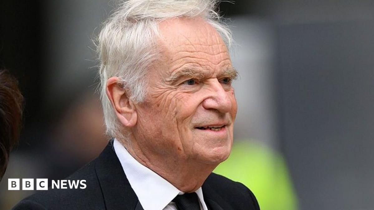Bestseller yazar ve eski politikacı Jeffrey Archer 86 yaşında hayatını kaybetti