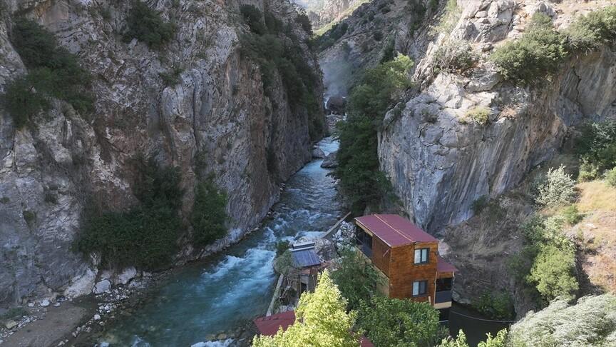 Kapuzbaşı Şelaleleri Kayseri'de turizm geliri sağlıyor