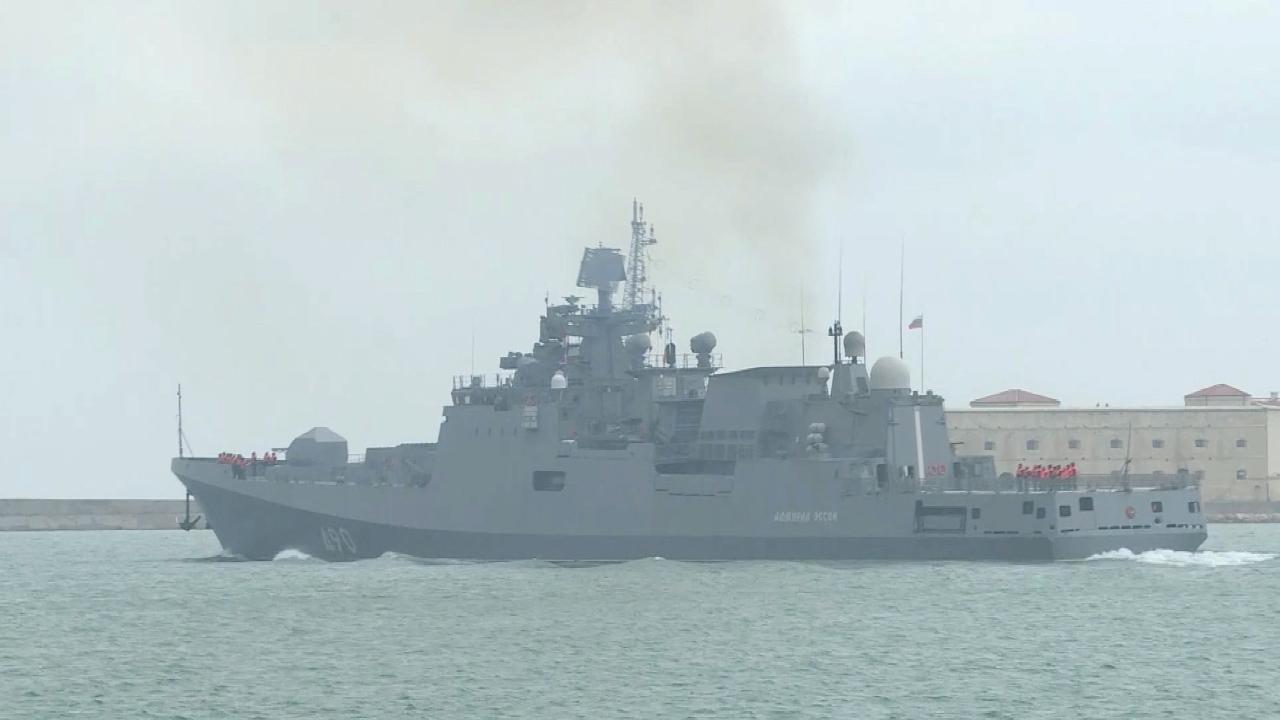 Danimarka, Rus savaş gemisinin helikopterine fişek attığını açıkladı