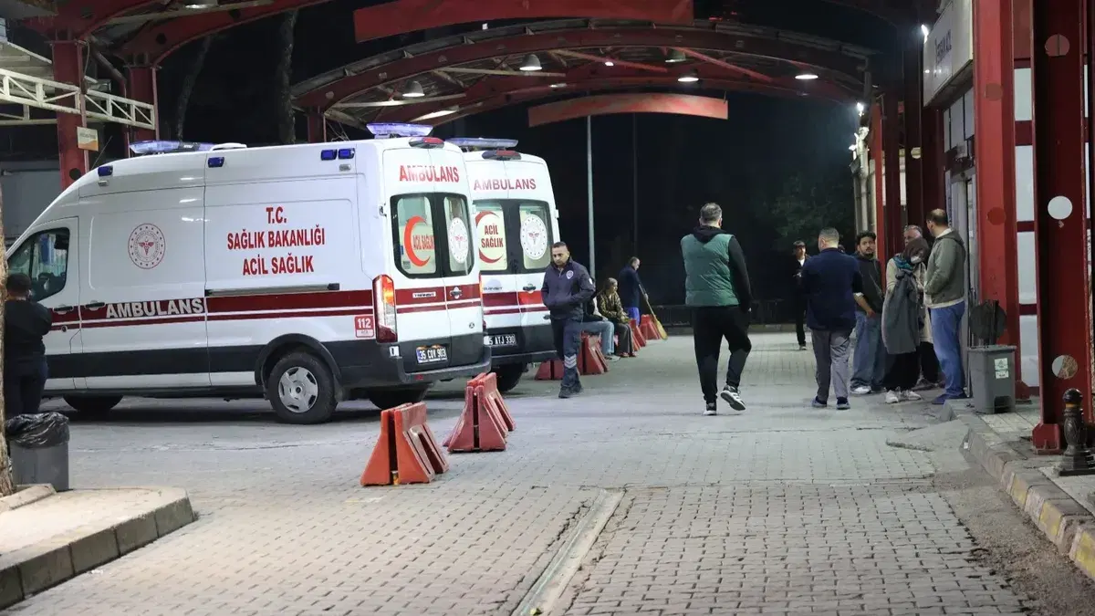 İzmir'de sahilde kulak ısırma kavgası: Şüpheli kaçtı