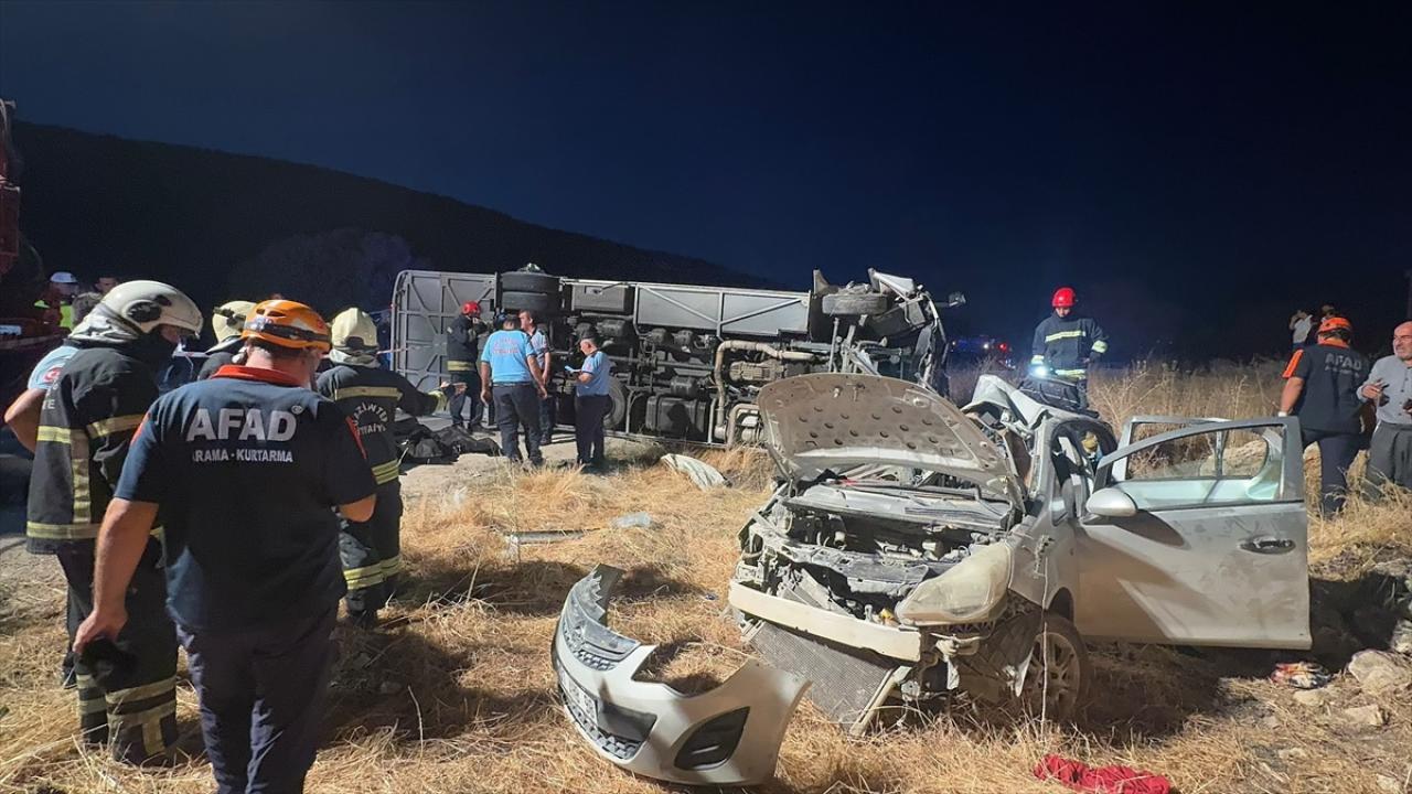 Gaziantep'te midibüs kazası: 7 ölü, 16 yaralı