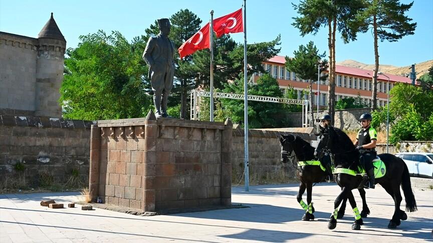 Atlı Polis Birliği Malazgirt Zaferi etkinlikleri için Bitlis'te