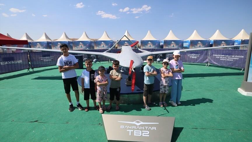 Bayraktar TB2, Siirt'teki TEKNOFEST yarışmasında sergileniyor