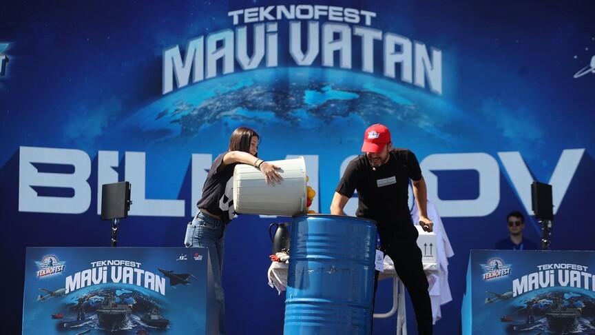 SAT ve SAS komandoları TEKNOFEST Mavi Vatan'da gösteri yaptı