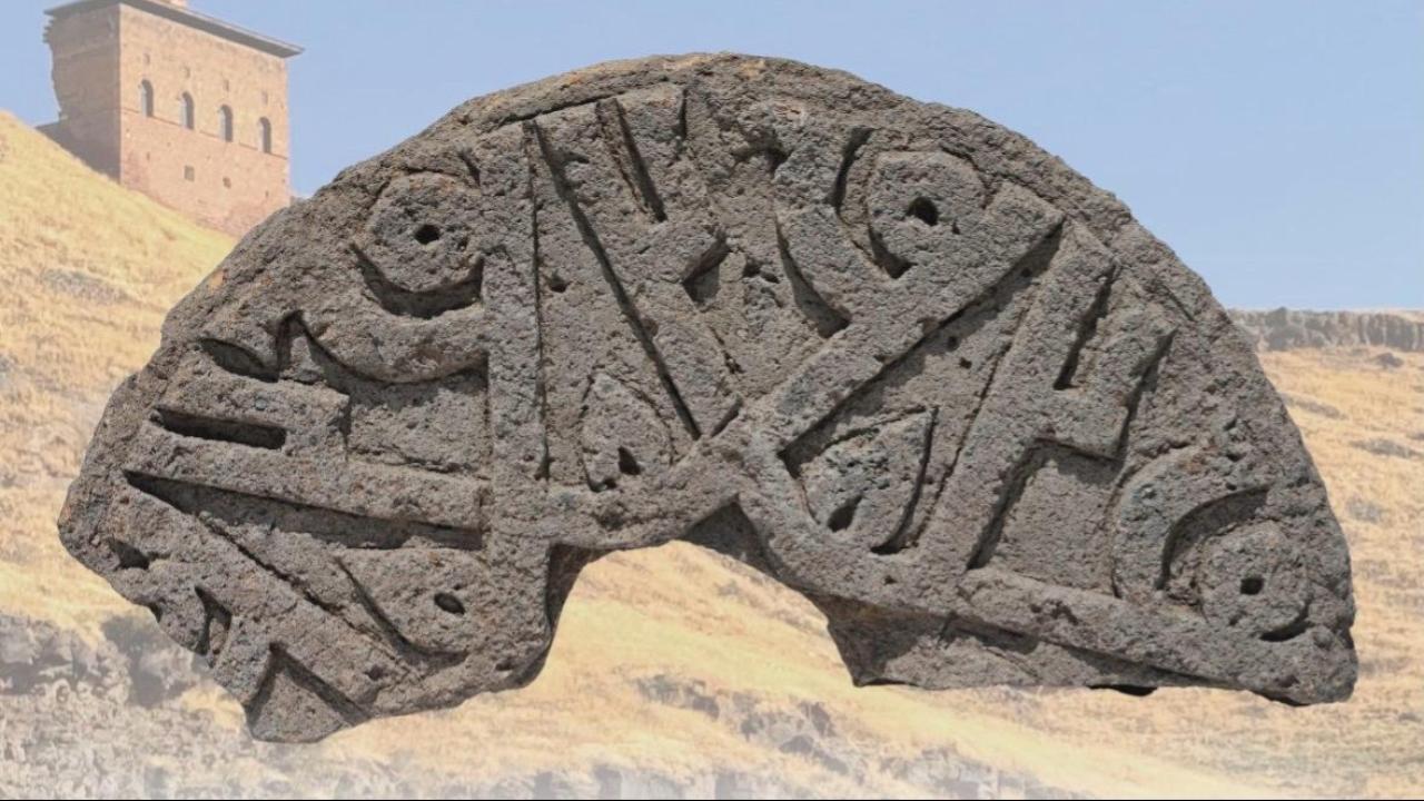 Ani'de Hz. Muhammed isminin yer aldığı Selçuklu taşı bulundu