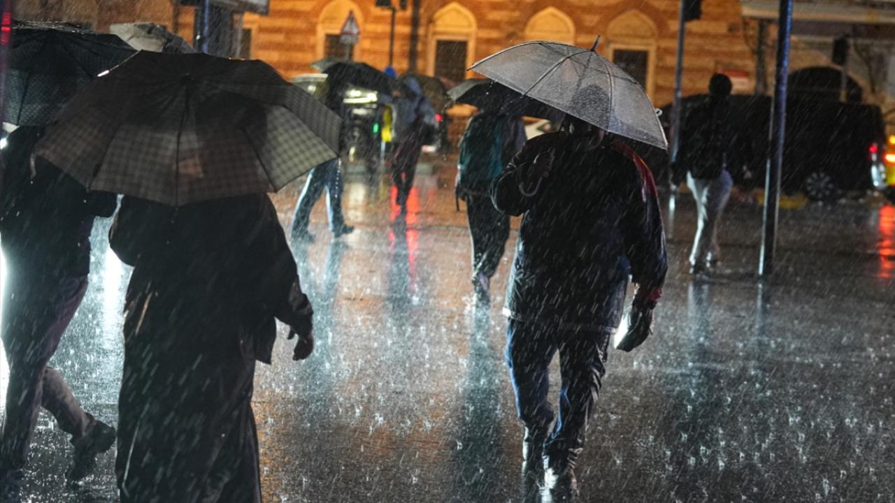İstanbul dahil 4 ilde 15 Ekim'de eğitime ara verildi