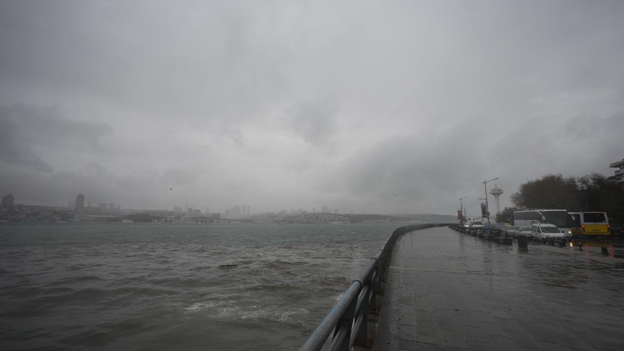 İstanbul için gök gürültülü sağanak uyarısı