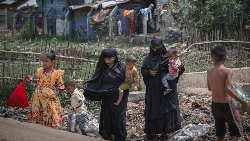 Myanmar 300 bin Rohingya'nın dönüşünü güvenlik koşullarına bağladı