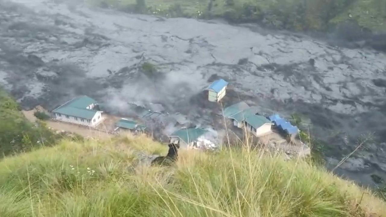 Nepal'de sel felaketi: 5 kişiden haber alınamıyor