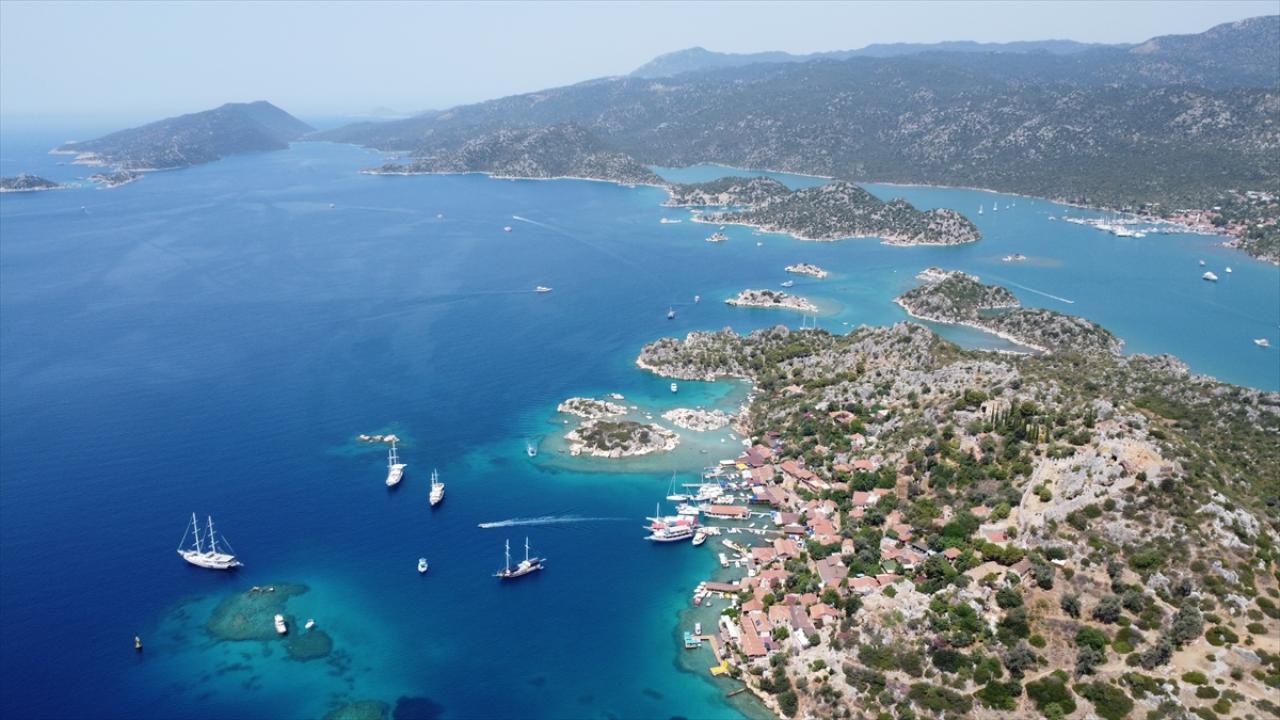 Antalya'ya gelen yabancı turist sayısı 10 milyonu aştı