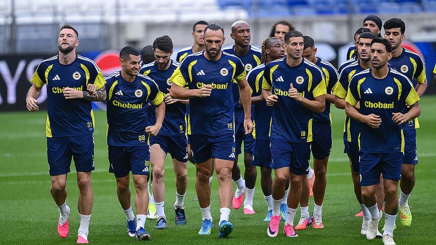 Fenerbahçe, Eyüpspor'u Chobani Stadı'nda ağırlıyor