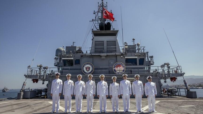 TCG Alemdar Akdeniz'in tek denizaltı kurtarma platformu