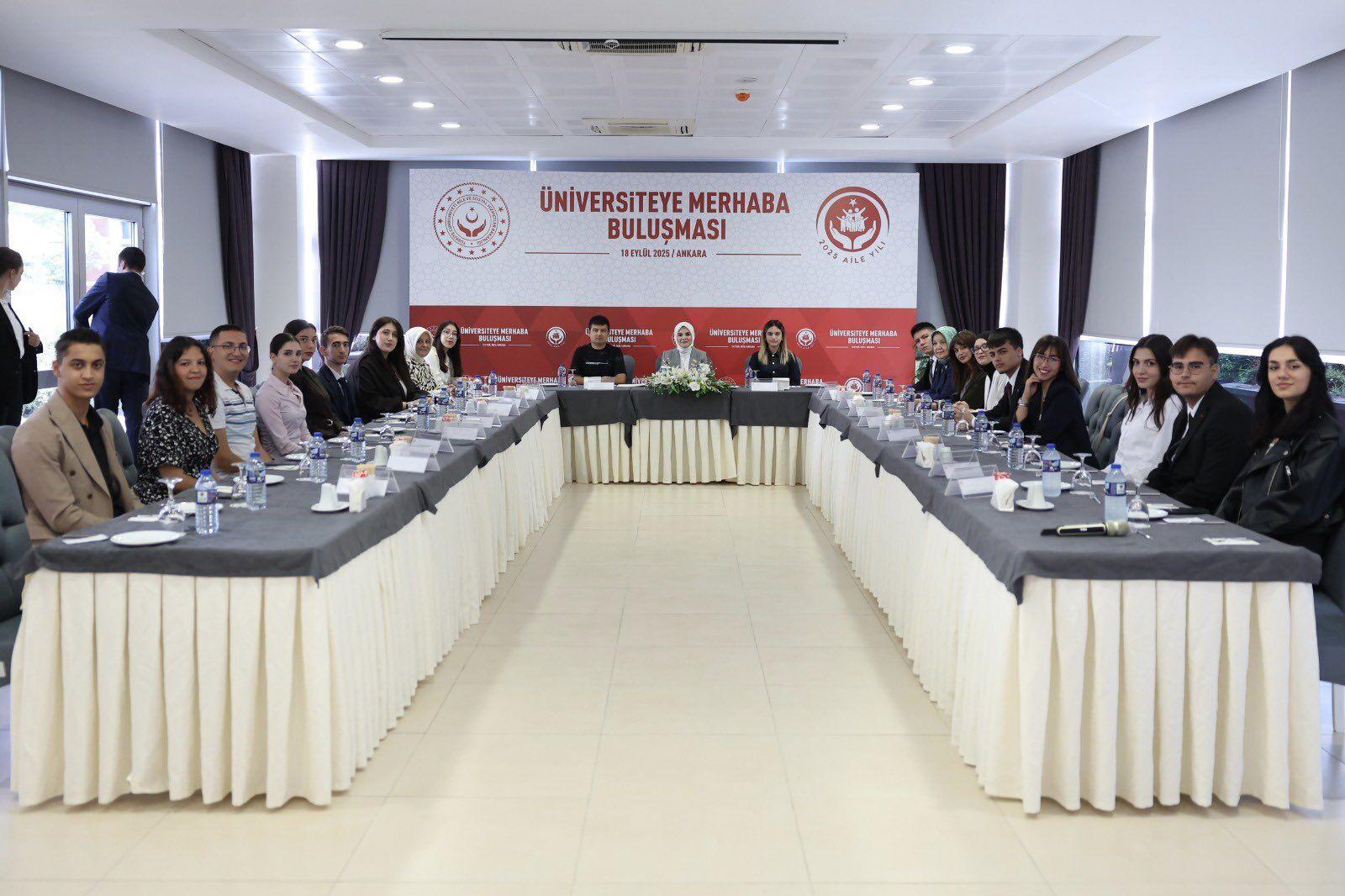 Bakan Göktaş, Devlet Korumasında Yetişen Üniversitelilerle Buluştu