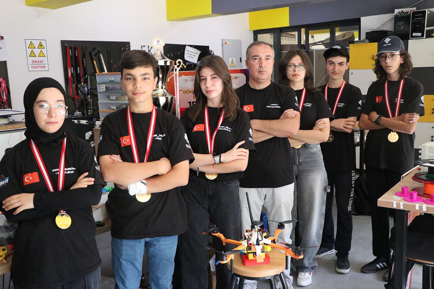 Faydalı Yük Taşıyabilen İHA Projesiyle TEKNOFEST’te Birinci Oldular