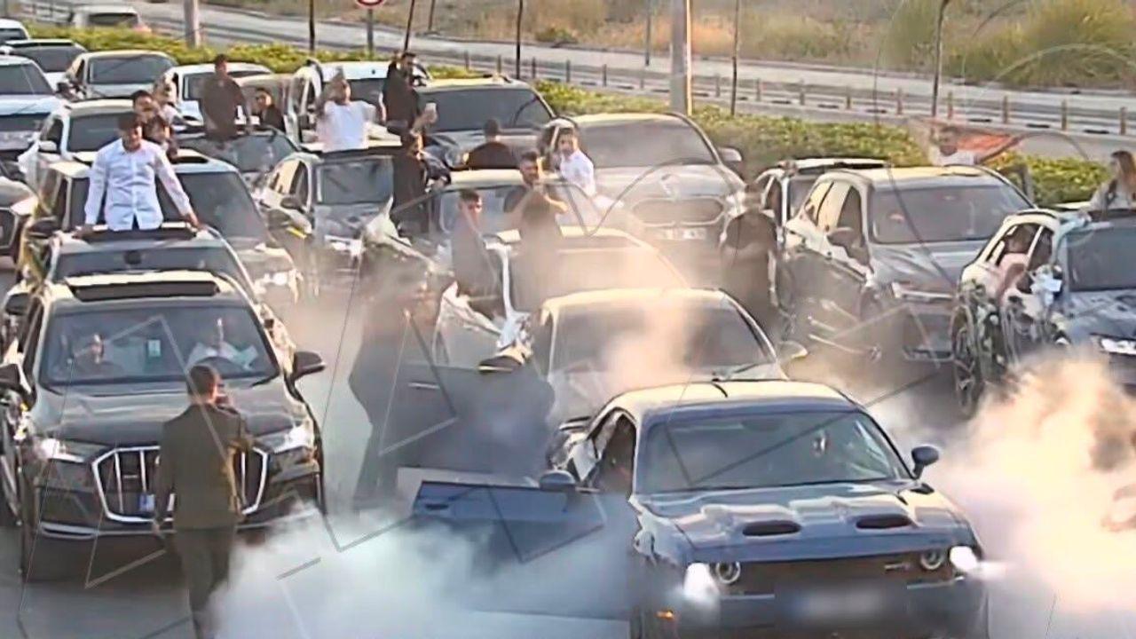 Düğün konvoyunda yol kapatanlara ceza yağdı
