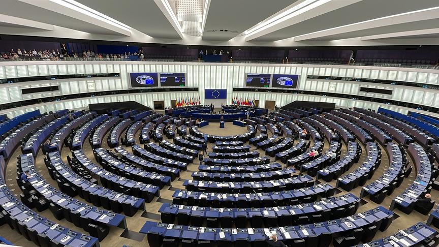 Avrupa Parlamentosu'nda 50 milletvekiline yapay zeka ile üretilen sahte müstehcen içerik