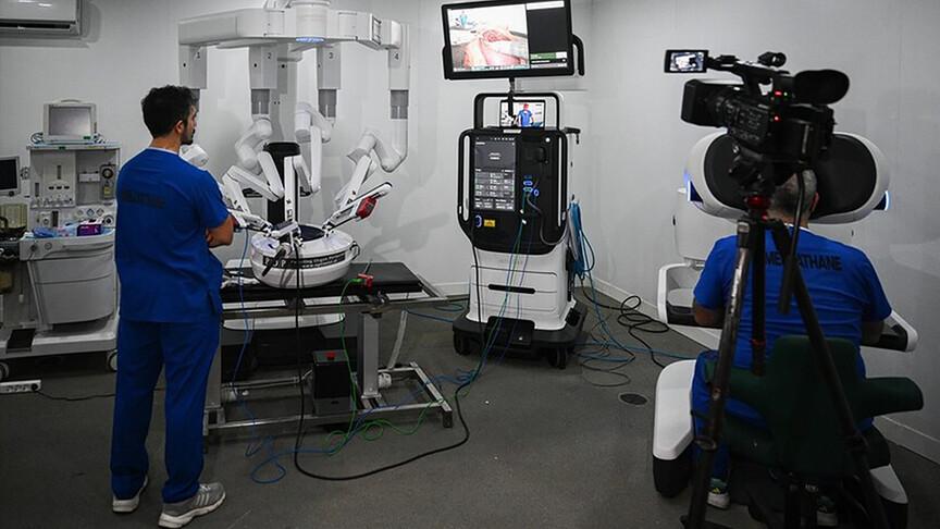 TCG Anadolu'da robotik cerrahi testi başarıyla tamamlandı