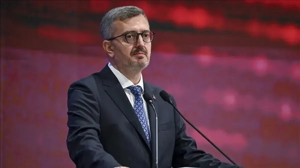 Marmara'da batan geminin yeri tespit edildi, 10 mürettebat aranıyor