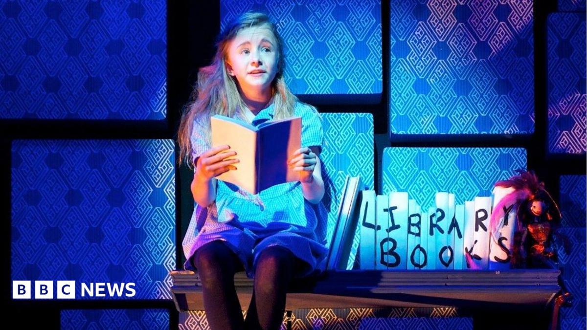 Matilda Müzikali West End'de 15. yılını kutluyor