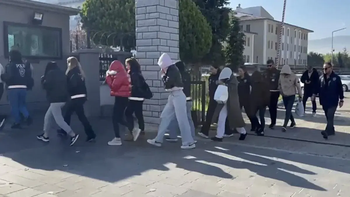 Düzce'de masaj salonlarına fuhuş operasyonu: 5 tutuklama