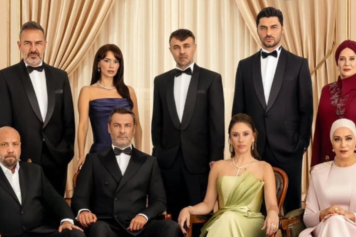 Kızılcık Şerbeti'nde iki kurucu senarist projeden ayrıldı