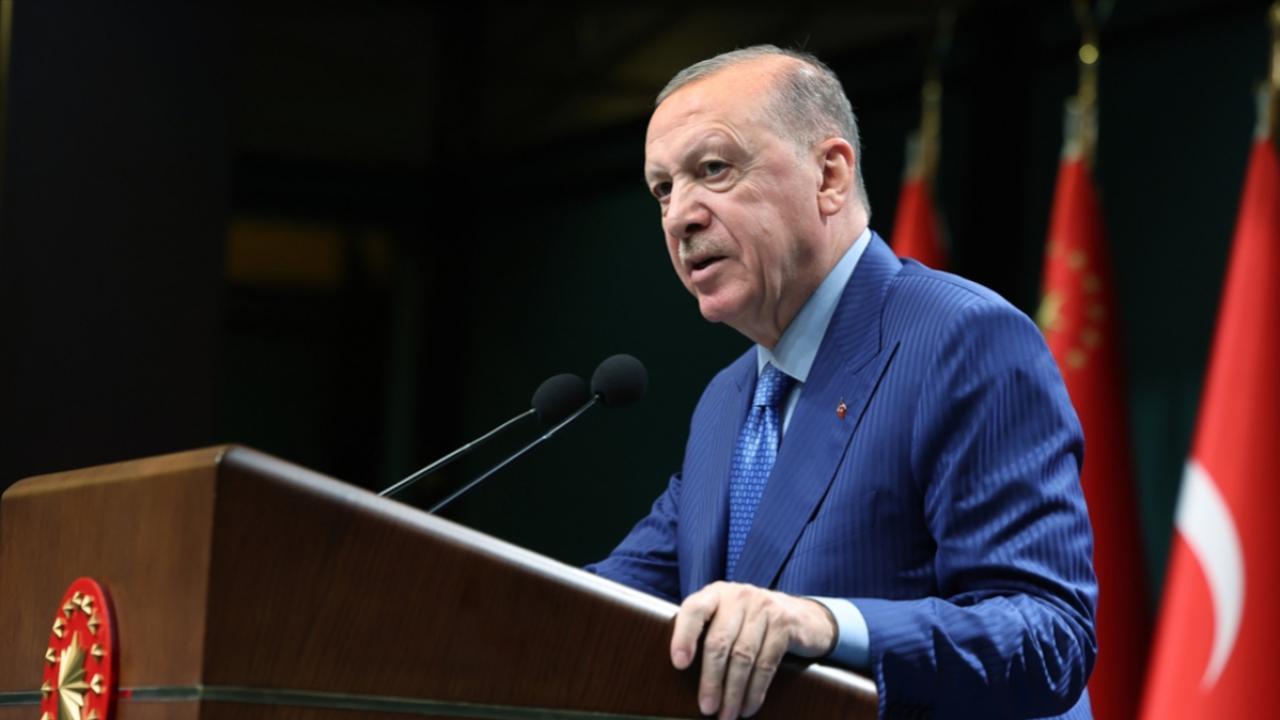 Erdoğan: Fon sorununda finansal sisteme sirayet eden risk yok