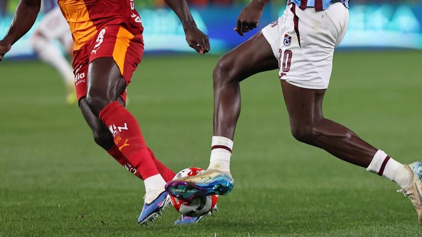 Süper Lig'de lider Galatasaray Trabzonspor deplasmanında