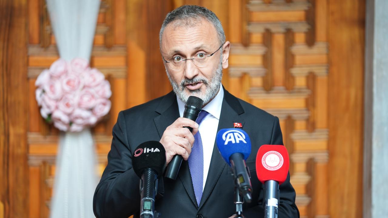 Eyüpsultan Belediye Başkanı Özmen rüşvet ve ihale usulsüzlüğünden tutuklandı