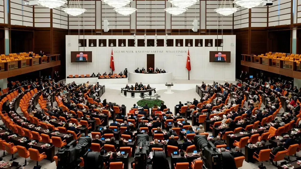 'Terörsüz Türkiye' süreci kapsamında hazırlanan 'çerçeve yasa' imzaya açıldı
